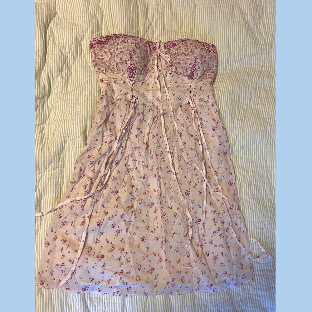 2000’s strapless American eagle dress
